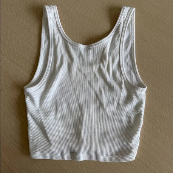 TNA Cropped White Ribbed Tank - Picture 3 of 3